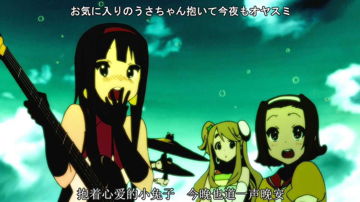 抱着心爱的小兔子 今晚也道一声晚安