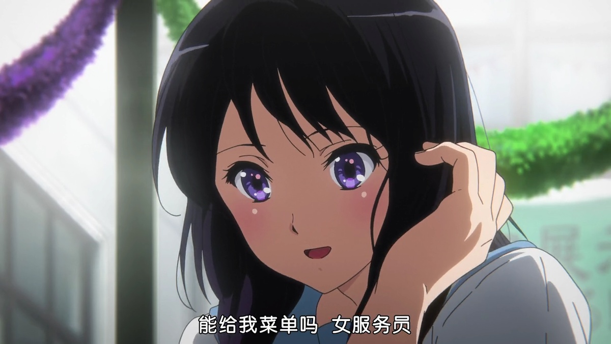 能给我菜单吗 女服务员