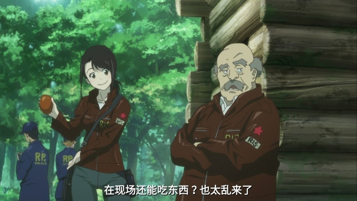 在现场还能吃东西？也太乱来了